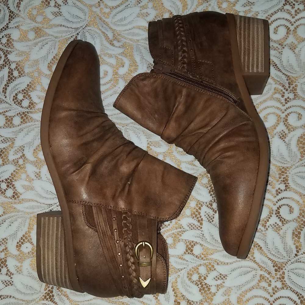Beartraps Guenna booties sz 11M